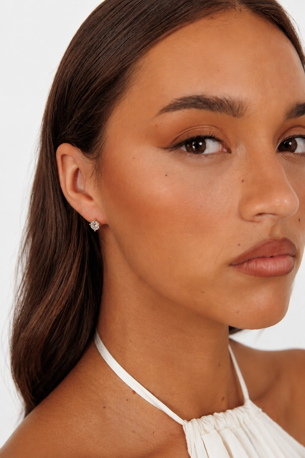 Almas Earrings